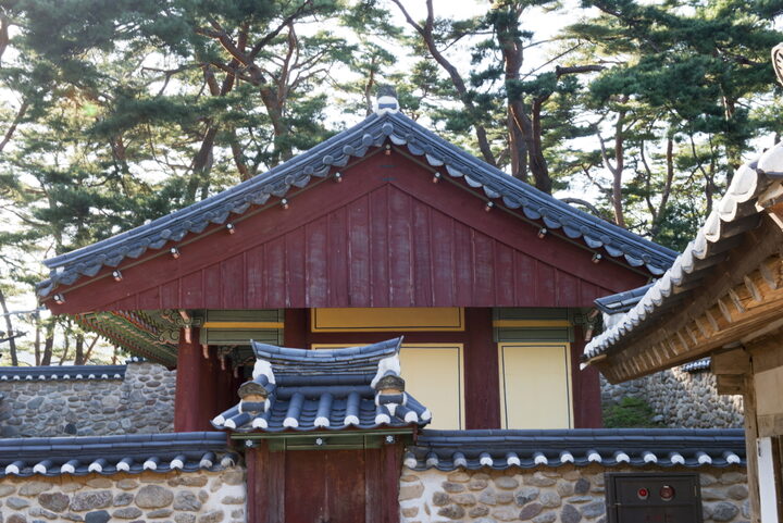 영주 소수서원 문성공묘_맞배지붕 (촬영년도 : 2015년)