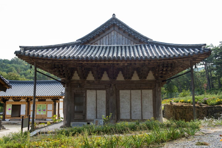 의성 대곡사 대웅전_측면 (촬영년도 : 2015년)