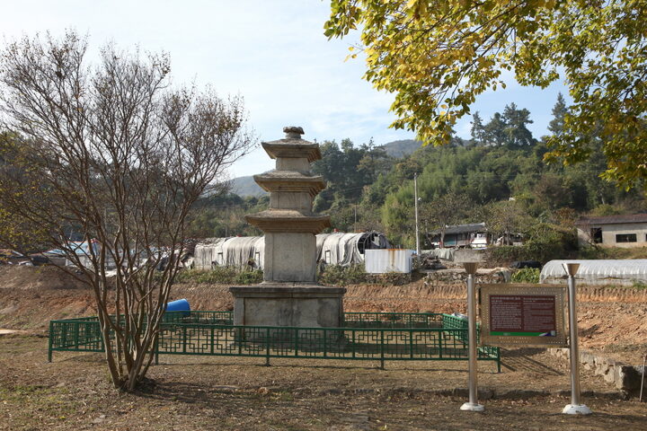 보성 우천리 삼층석탑_전경 (촬영년도 : 2015년)