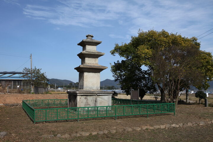 보성 우천리 삼층석탑_측면 (촬영년도 : 2015년)
