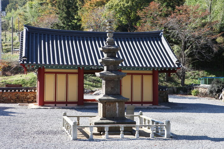 순천 동화사 삼층석탑_뒷쪽 전경 (촬영년도 : 2015년)