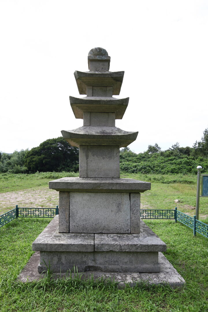장흥 천관사 삼층석탑_북쪽전경 (촬영년도 : 2015년)