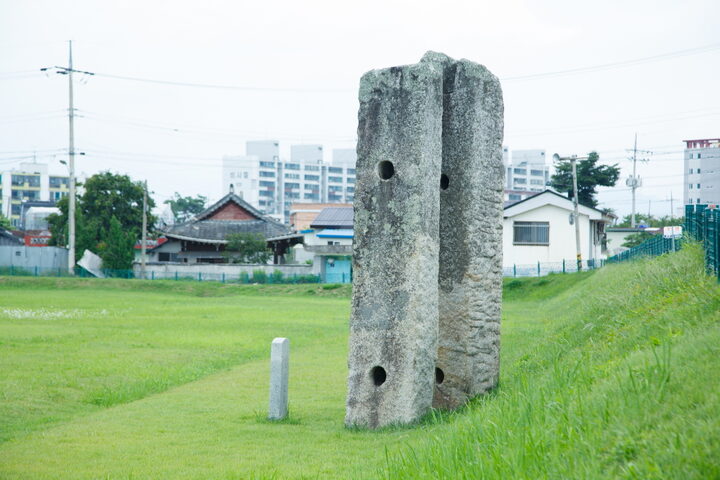 남원 만복사지 당간지주_6 (촬영년도 : 2015년)