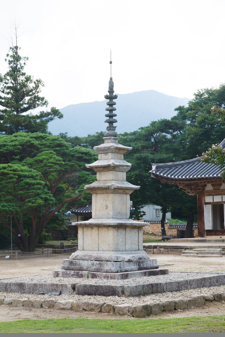 남원 실상사 동·서 삼층석탑_동쪽 삼층석탑2 (촬영년도 : 2015년)
