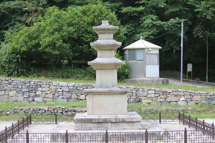 의령 보천사지 삼층석탑_남측면_건축_2016년(자료출처 : 국립문화재연구소)