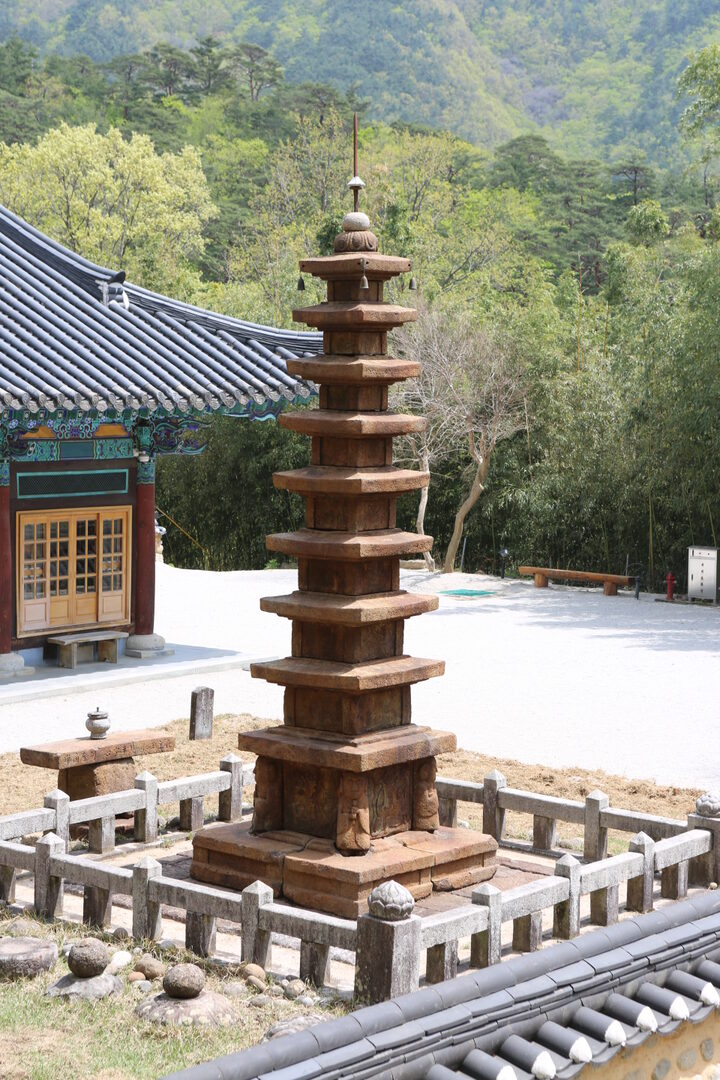 산청 대원사 다층석탑_서남측면_건축_2016년(자료출처 : 국립문화재연구소)
