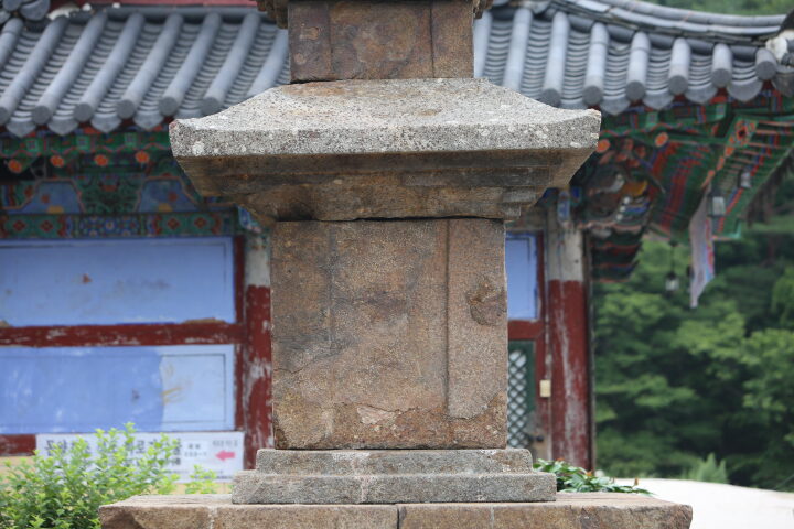 산청 덕산사 삼층석탑_1층 탑신부(남측면)_건축_2016년(자료출처 : 국립문화재연구소)