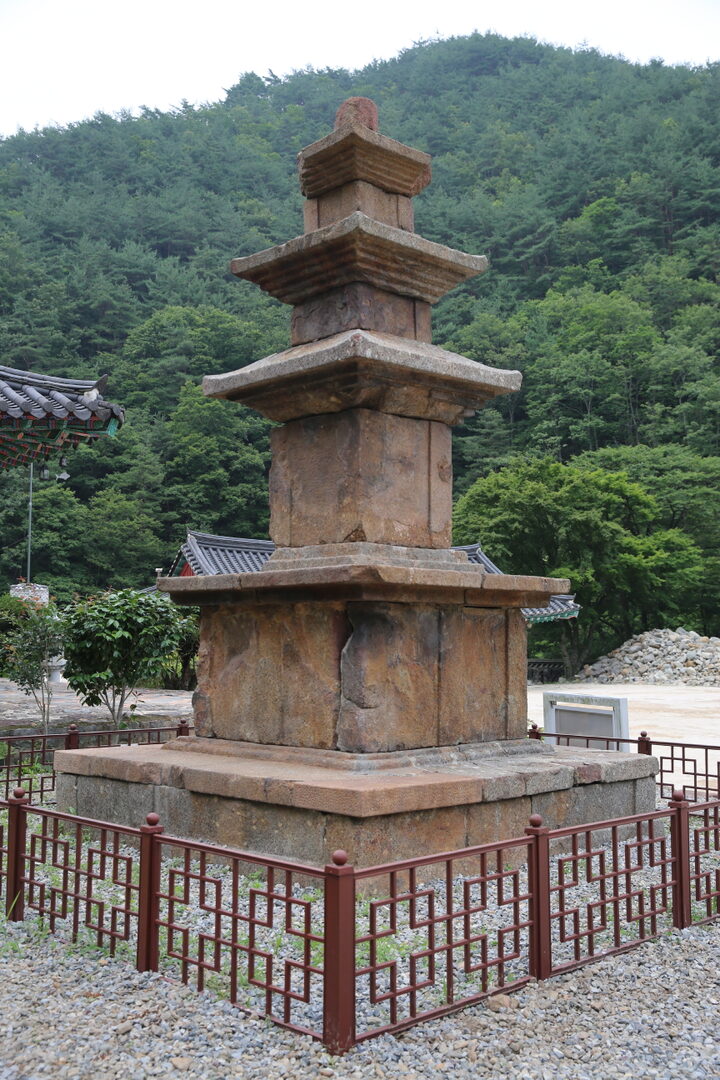 산청 덕산사 삼층석탑_서남측면_건축_2016년(자료출처 : 국립문화재연구소)