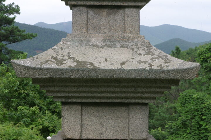 경주 남사리 삼층석탑_2층 옥개석_건축_2009년(출처 : 국립문화재연구소)
