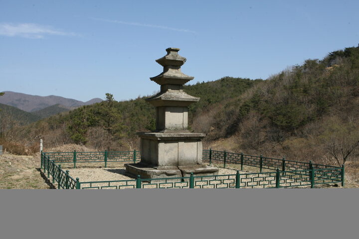 경주 남사리 삼층석탑_건축_2009년(출처 : 국립문화재연구소)