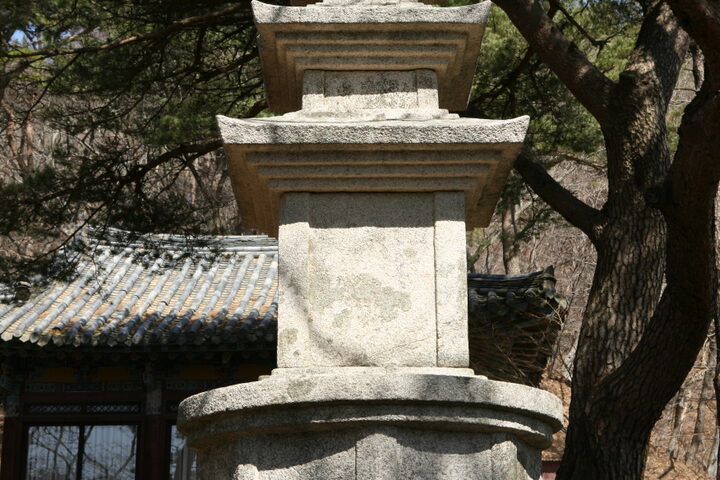 경주 석굴암 삼층석탑_1층 탑신석_건축_2009년(출처 : 국립문화재연구소)