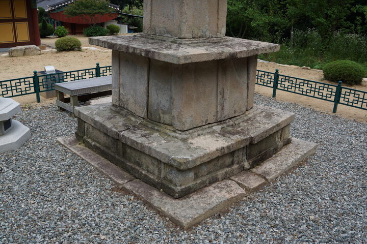 영덕 유금사 삼층석탑_기단부(북서면)_건축_2013년(출처 : 국립문화재연구소)