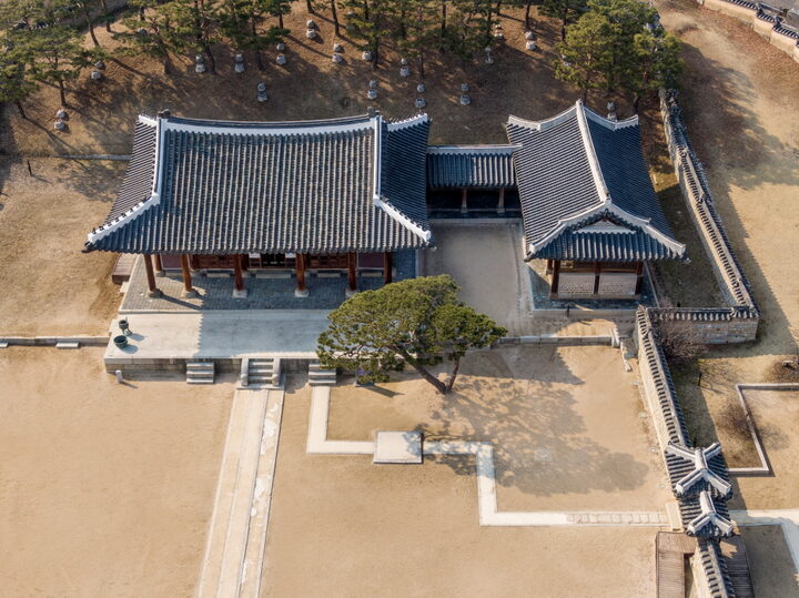 보물_수원 화령전 운한각·복도각·이안청1_신국보보물전 2017-2019 특별전 도록