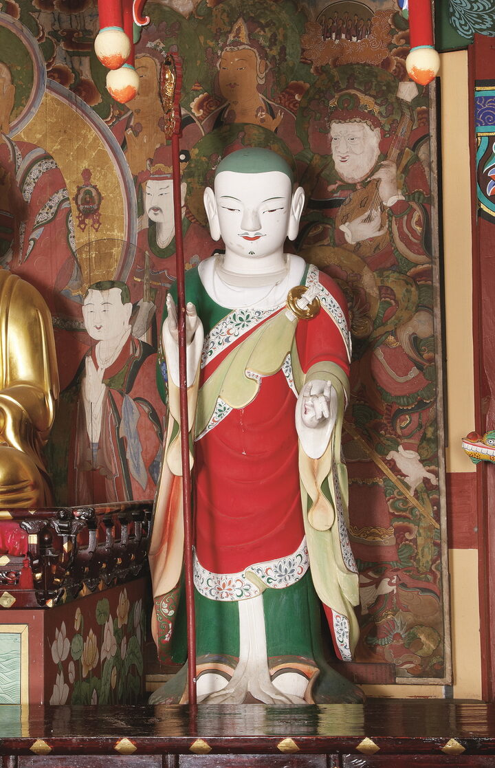 보물_서울 화계사 목조지장보살삼존상 및 시왕상 일괄_도명존자입상(좌)_문화재대관(보물-불교조각2)