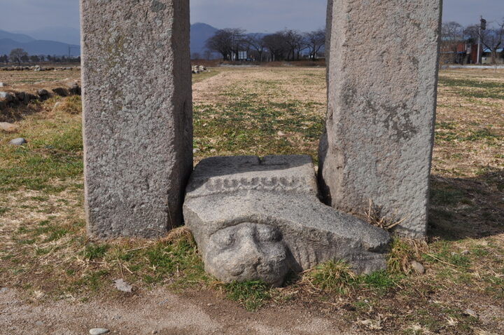 경주 분황사 당간지주 귀부형 간대석
