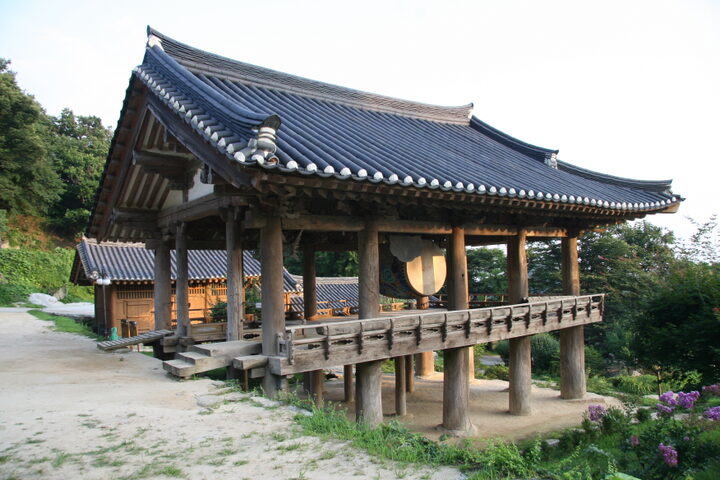 영주 부석사 범종각 좌측배면