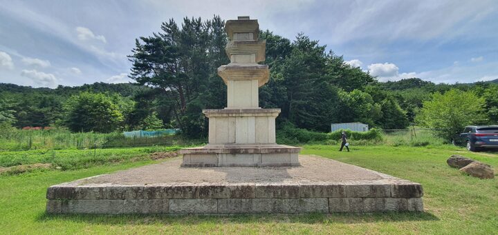경주 (전)염불사지 동ㆍ서 삼층석탑 - 서탑