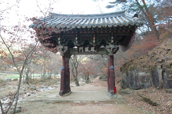 문경 봉암사 봉황문