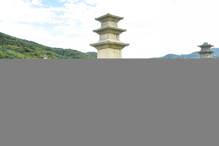 보령 성주사지 동 삼층석탑
