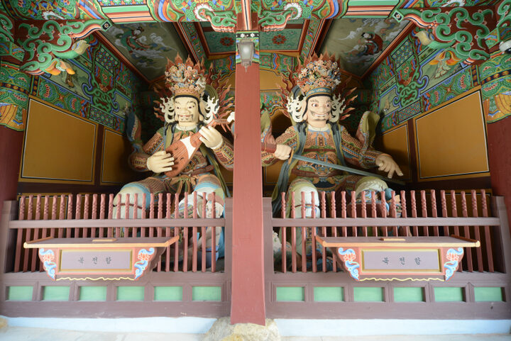 영광 불갑사 목조사천왕상