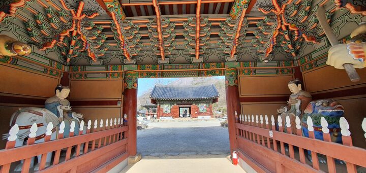 완주 송광사 금강문