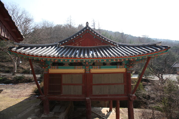 의성 고운사 가운루 좌측면