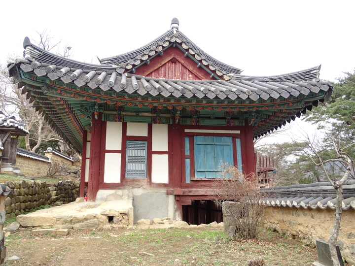 용계정 좌측면