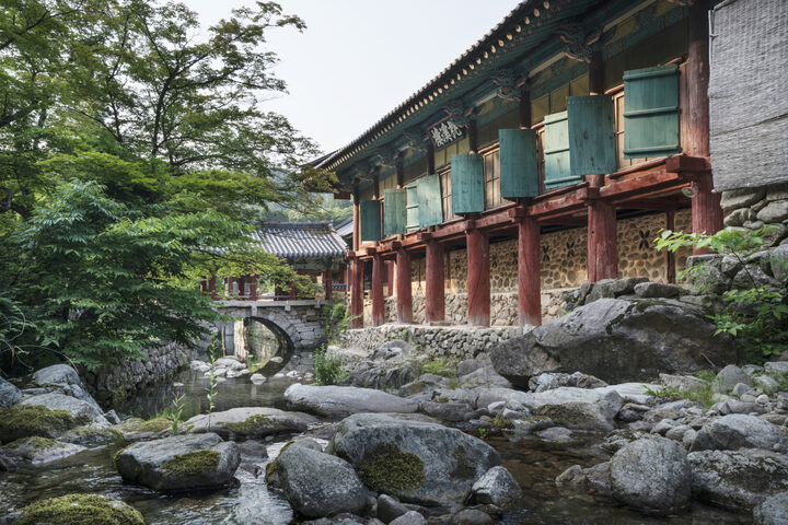 순천 송광사 침계루 계곡 방향