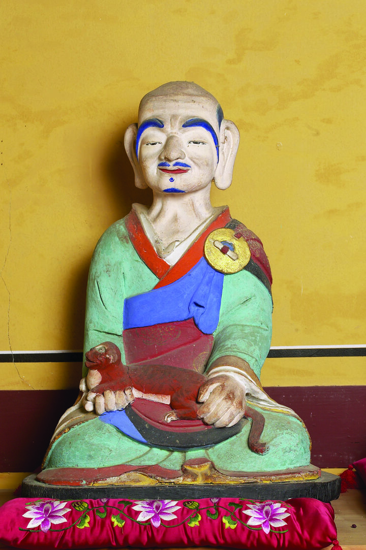 보물 나주 다보사 목조석가여래삼존상 및 소조십육나한좌상-나한상1